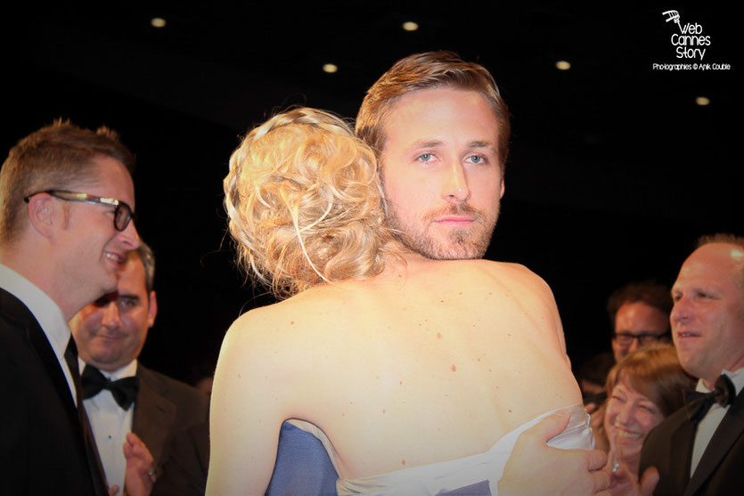 Nicolas Winding Refn et Ryan Gosling,  lors de la projection du film "Drive" de Nicolas Winding Refn - Festival de Cannes 2011 - Photo  © Anik Couble
