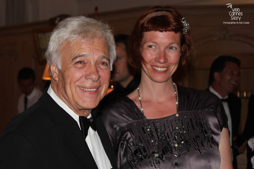 Arrivée de Guy Bedos et de sa fille, au dîner donné en l’honneur de Jean-Paul Belmondo, au Carlton - Festival de Cannes 2011 - Photo © Anik Couble