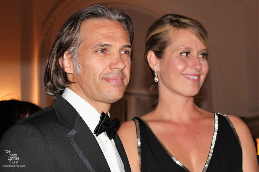 Paul Belmondo et sa femme Luana, lors du dîner donné en l’honneur de son père, Jean-Paul Belmondo, au Carlton - Festival de Cannes 2011 - Photo © Anik Couble