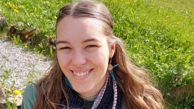 Smilla Späti erhält für ihre Maturaarbeit an der Kanti Alpenquai den Religionspreis der Universität Luzern. (Bild: Universität Luzern / zVg)